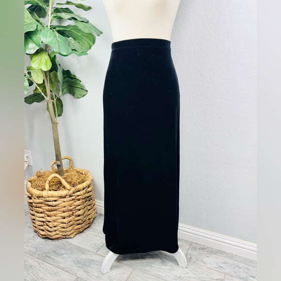 Kathie Lee Vintage Elegant Black Velvet Maxi Skirt - Picture 1 of 6